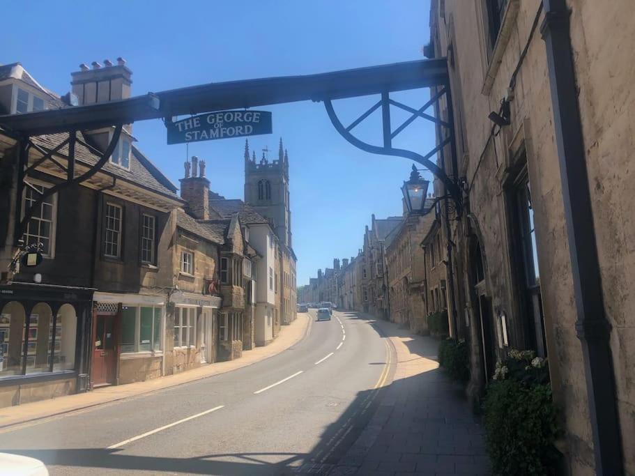 The Granary, Lovely Townhouse In Central Stamford Exterior foto